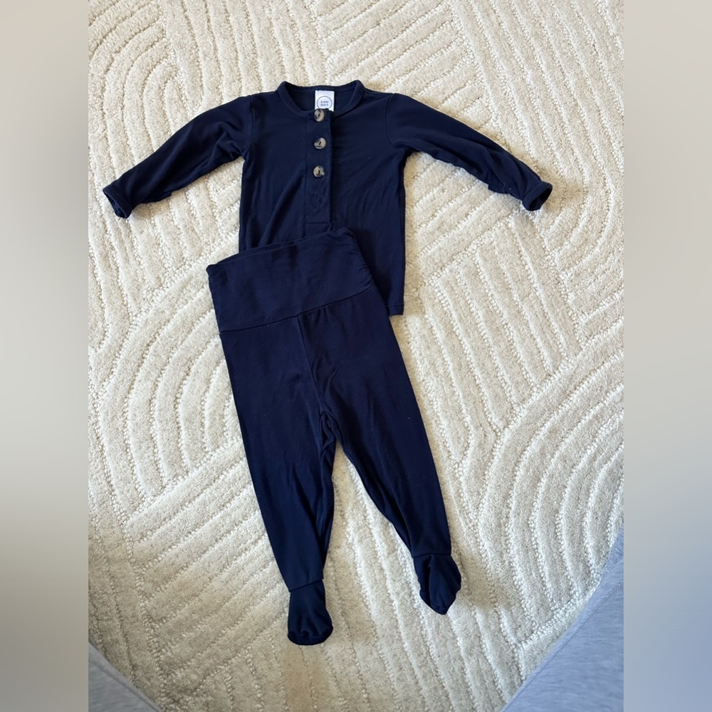 Lou Lou Newborn navy top and bottom